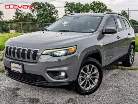 Used 2021 Jeep Cherokee Latitude Lux for sale in Wentzville, MO at