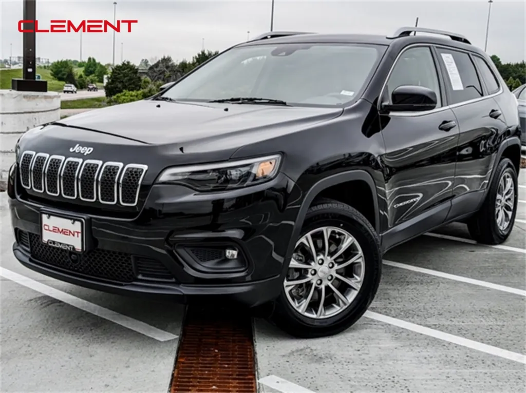 Used 2021 Jeep Cherokee Latitude Lux for sale in Wentzville, MO at