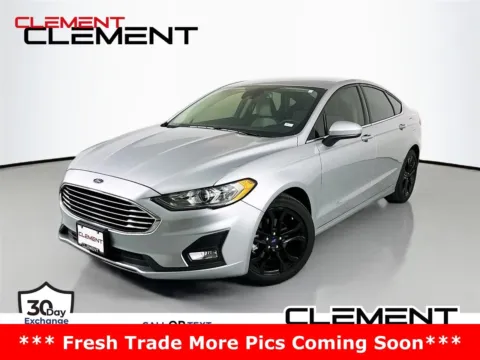 Silver 2020 Ford Fusion SE for sale in Wentzville, MO
