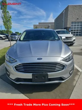 Silver 2020 Ford Fusion SE for sale in Wentzville, MO