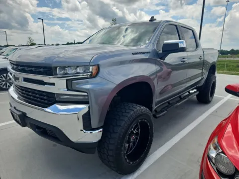Photos of 2020 Chevrolet Silverado 1500 LT for sale in Wentzville, MO at Clement Ford