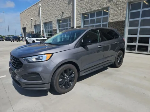 Photos of 2024 Ford Edge SE for sale in Wentzville, MO at Clement Ford