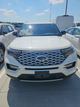 White 2020 Ford Explorer Platinum for sale in Wentzville, MO