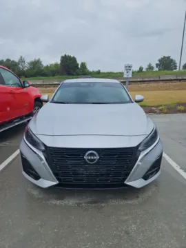Silver 2023 Nissan Altima 2.5 SV for sale in Wentzville, MO