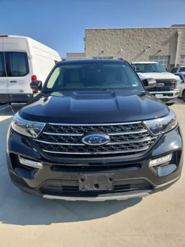Black 2022 Ford Explorer XLT for sale in Wentzville, MO