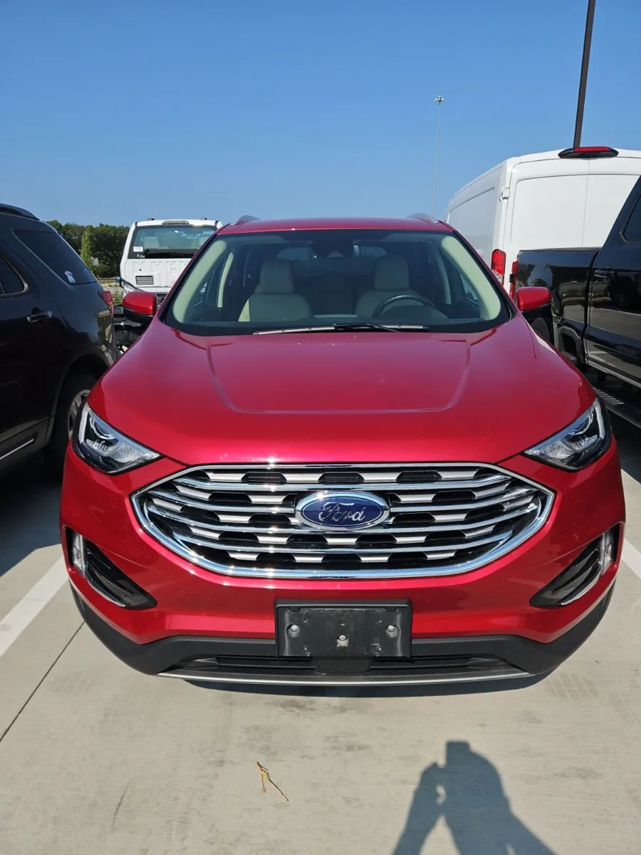 Red 2020 Ford Edge SEL for sale in Wentzville, MO