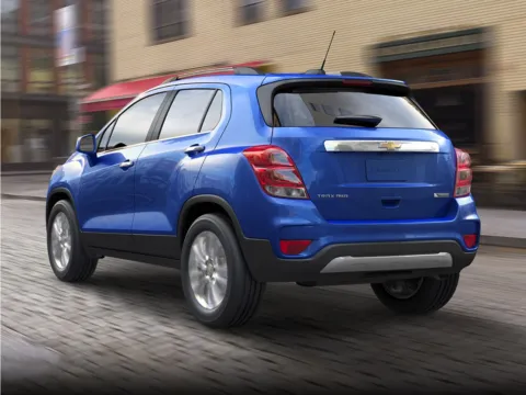 White 2019 Chevrolet Trax LS for sale in Wentzville, MO