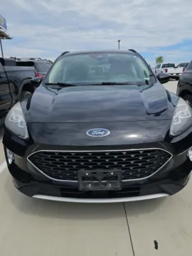 Black 2020 Ford Escape Titanium for sale in Wentzville, MO