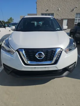 White 2018 Nissan Kicks SV for sale in Wentzville, MO