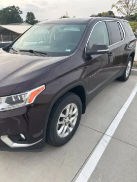 Black 2021 Chevrolet Traverse LT for sale in Wentzville, MO