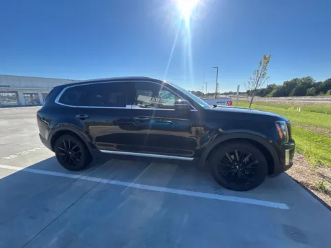 Photos of 2022 Kia Telluride SX for sale in Wentzville, MO at Clement Ford