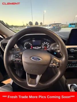 Photos of 2020 Ford Escape SE for sale in Wentzville, MO at Clement Ford