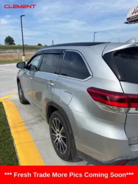 More photos of 2017 Toyota Highlander SE at Clement Ford, MO