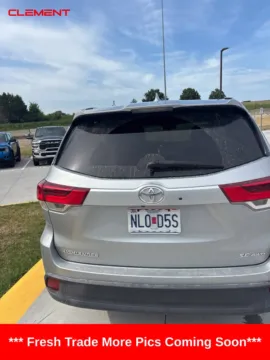 More photos of 2017 Toyota Highlander SE at Clement Ford, MO