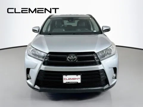 Another view of 2017 Toyota Highlander SE for sale in Wentzville, MO at Clement Ford