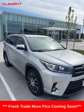 Photos of 2017 Toyota Highlander SE for sale in Wentzville, MO at Clement Ford