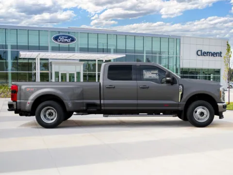 More photos of 2027 Ford F-350SD XLT at Clement Ford, MO