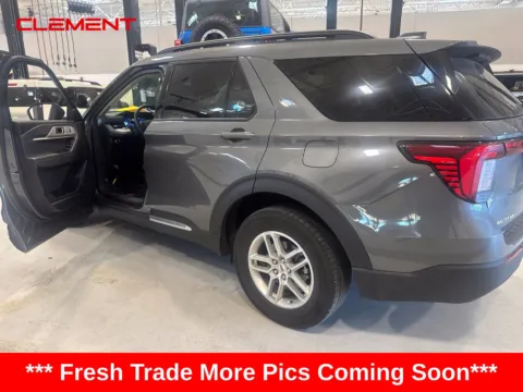 More photos of 2025 Ford Explorer Active at Clement Ford, MO
