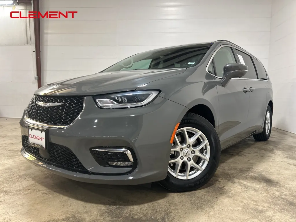 Used 2022 Chrysler Pacifica Touring L for sale in Wentzville, MO