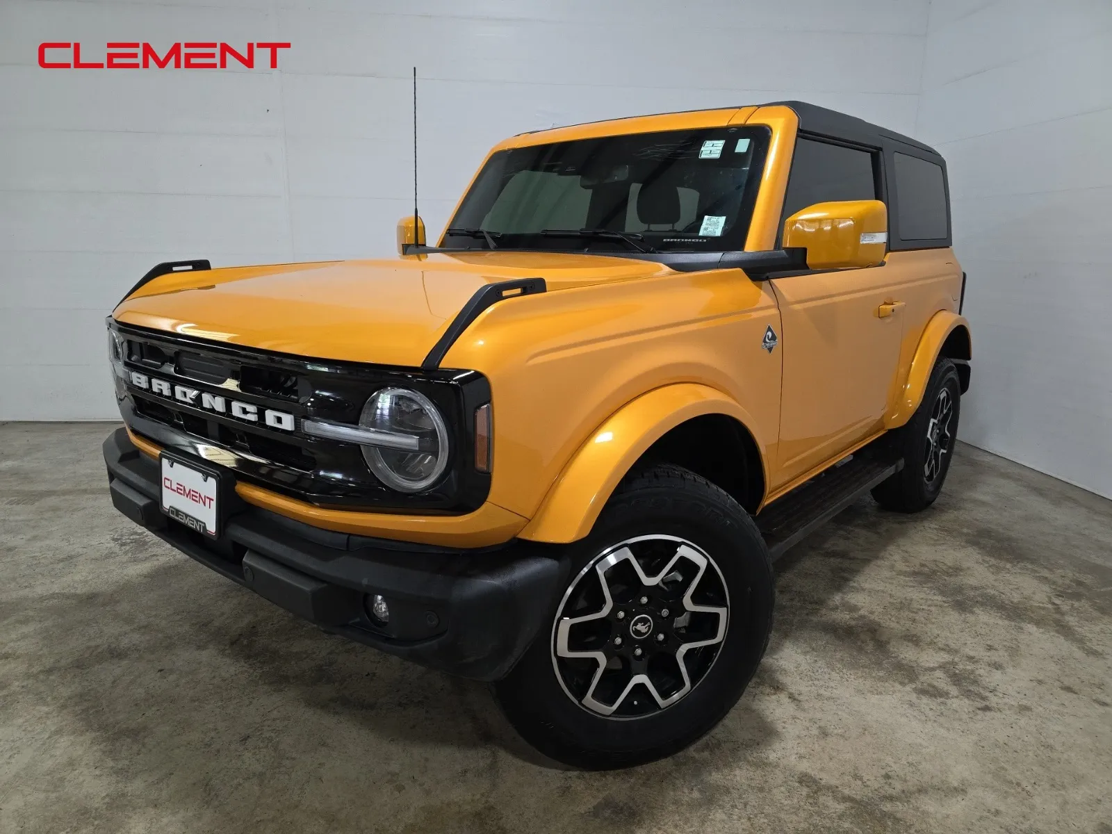 Orange 2022 Ford Bronco Outer Banks for sale in O'Fallon, MO