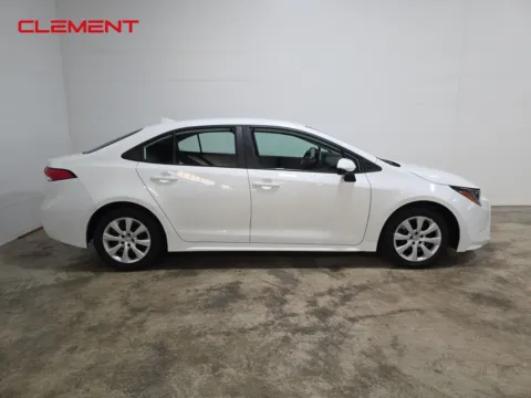 More photos of 2022 Toyota Corolla LE at Clement Ford, MO