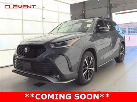 Gray 2022 Toyota Highlander XSE for sale in O'Fallon, MO