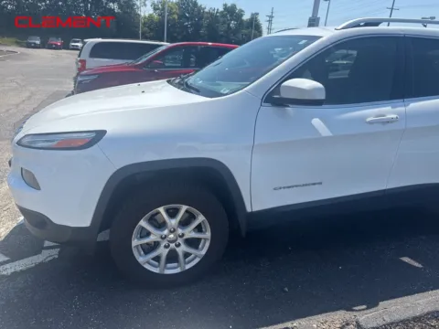 Photos of 2018 Jeep Cherokee Latitude Plus for sale in O'Fallon, MO at Clement Ford