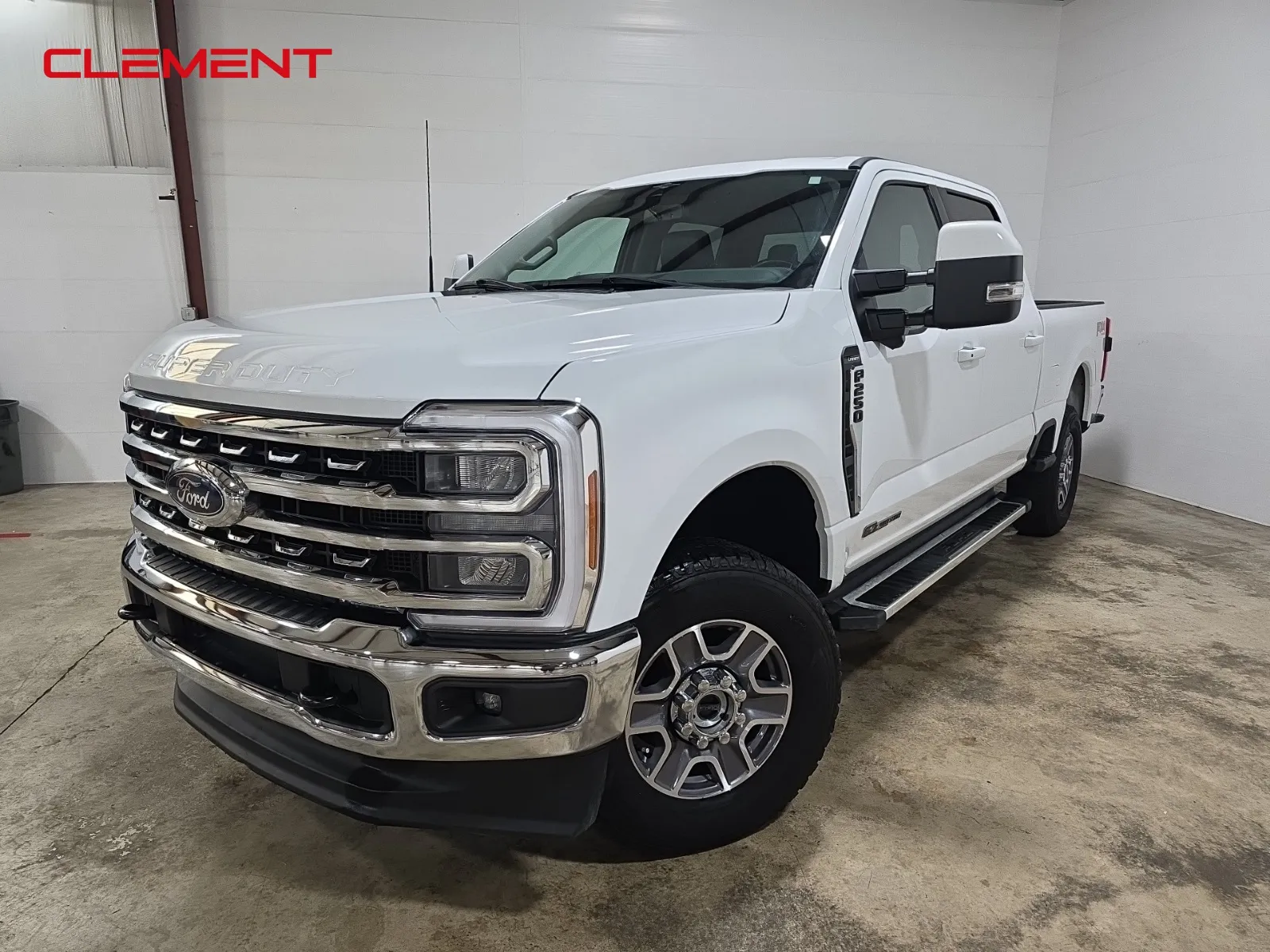 White 2023 Ford F-250SD Lariat for sale in O'Fallon, MO