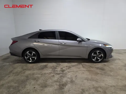More photos of 2023 Hyundai Elantra SEL at Clement Ford, MO