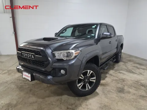 Red 2016 Toyota Tacoma for sale in O'Fallon, MO