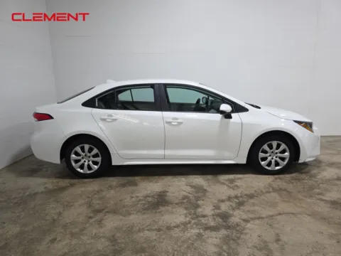More photos of 2022 Toyota Corolla LE at Clement Ford, MO