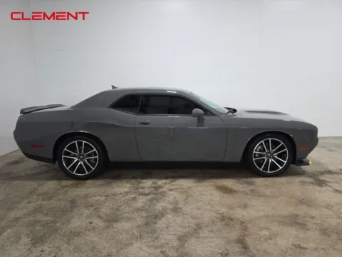 More photos of 2023 Dodge Challenger R/T at Clement Ford, MO