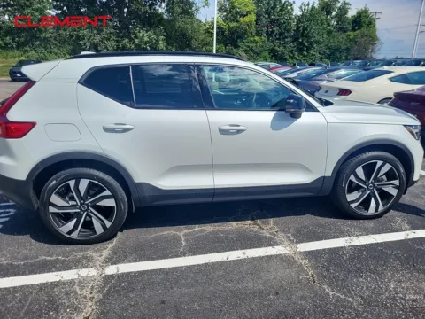 Photos of 2023 Volvo XC40 Ultimate for sale in O'Fallon, MO at Clement Ford