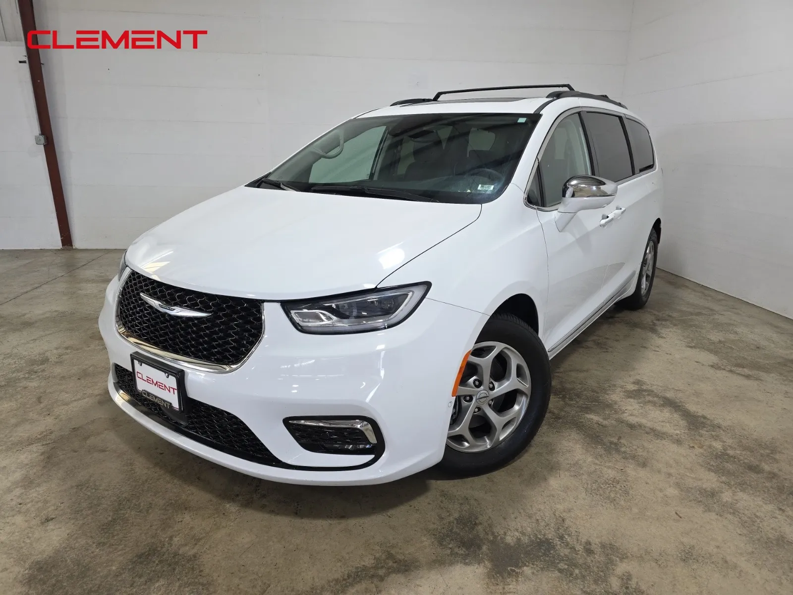 White 2022 Chrysler Pacifica Limited for sale in O'Fallon, MO