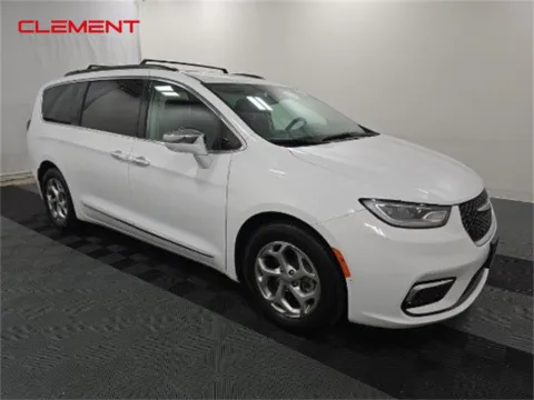Photos of 2022 Chrysler Pacifica Limited for sale in O'Fallon, MO at Clement Ford