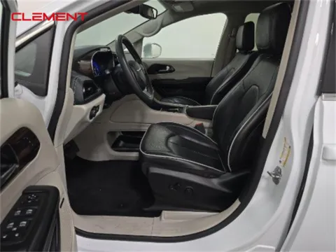 Another view of 2022 Chrysler Pacifica Limited for sale in O'Fallon, MO at Clement Ford