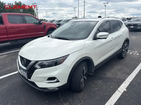 White 2022 Nissan Rogue Sport SL for sale in O'Fallon, MO