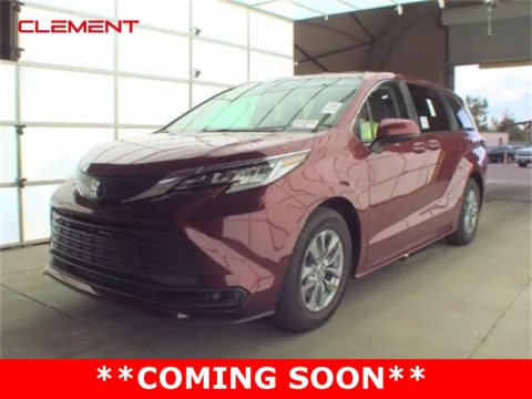 Red 2022 Toyota Sienna LE for sale in O'Fallon, MO