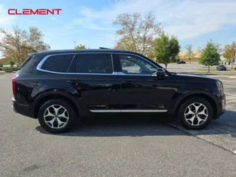 Photos of 2021 Kia Telluride EX for sale in O'Fallon, MO at Clement Ford
