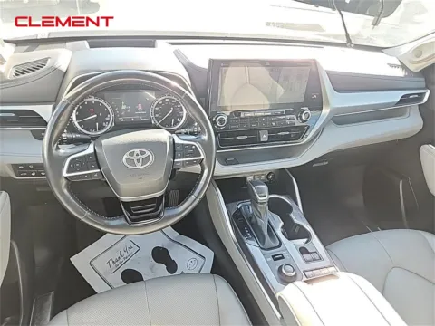 Another view of 2022 Toyota Highlander Platinum for sale in O'Fallon, MO at Clement Ford