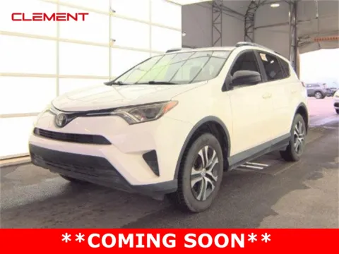 White 2018 Toyota RAV4 LE for sale in O'Fallon, MO