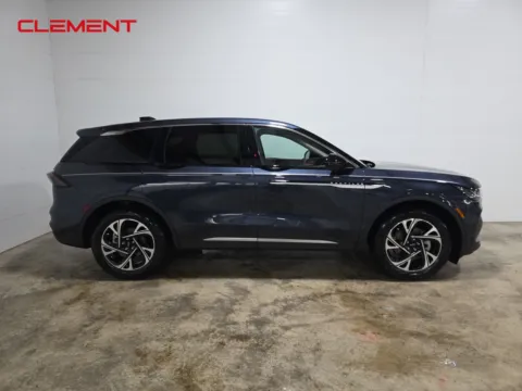 More photos of 2024 Lincoln Nautilus Premiere at Clement Ford, MO