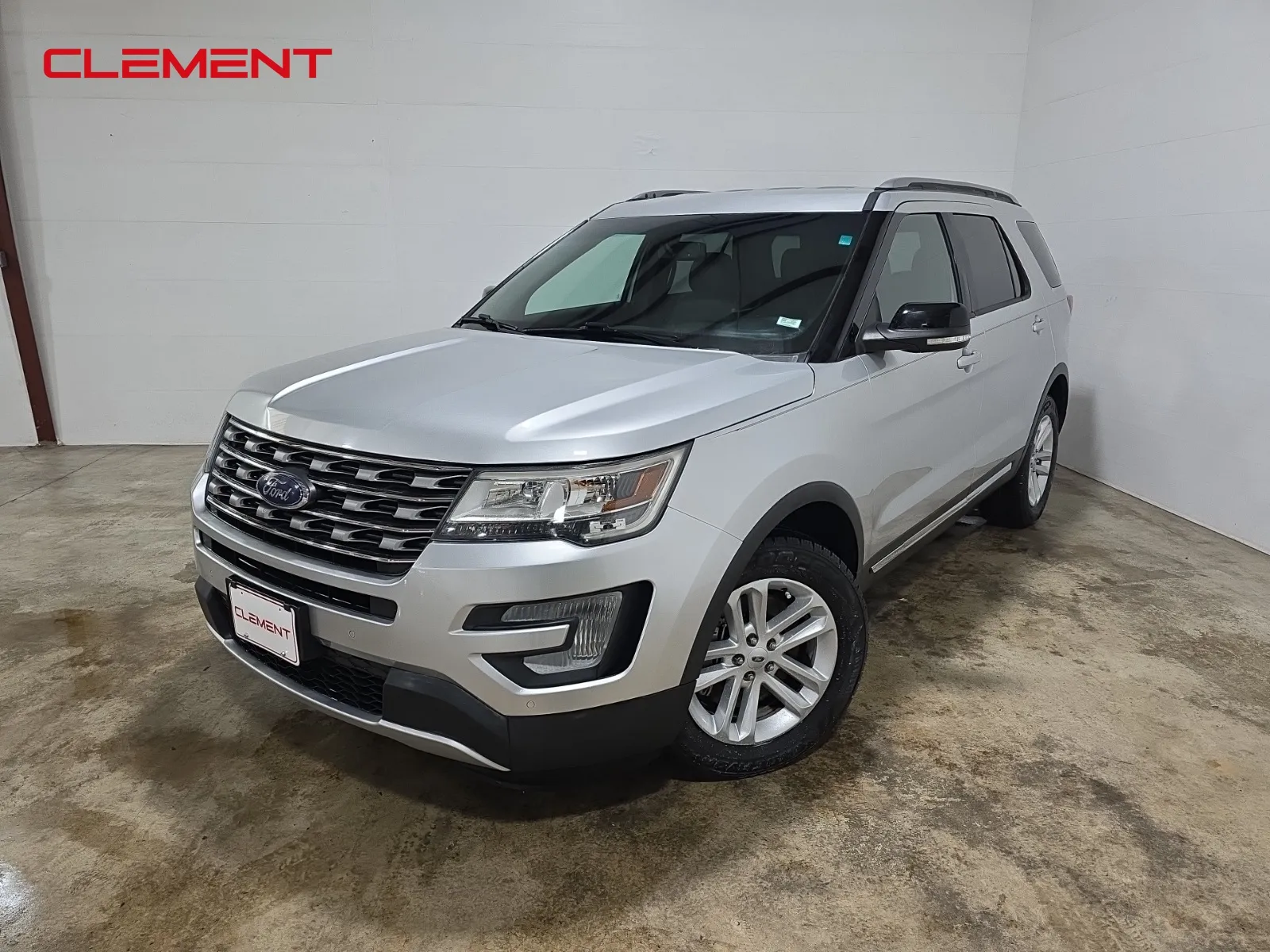 Silver 2017 Ford Explorer XLT for sale in Wentzville, MO