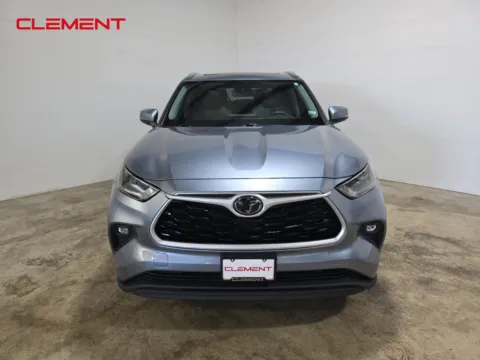 Photos of 2020 Toyota Highlander XLE for sale in O'Fallon, MO at Clement Ford