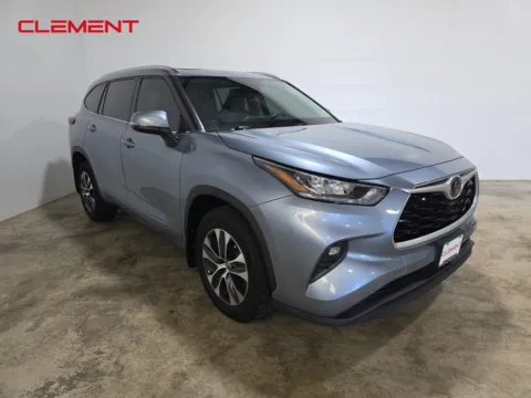 Another view of 2020 Toyota Highlander XLE for sale in O'Fallon, MO at Clement Ford