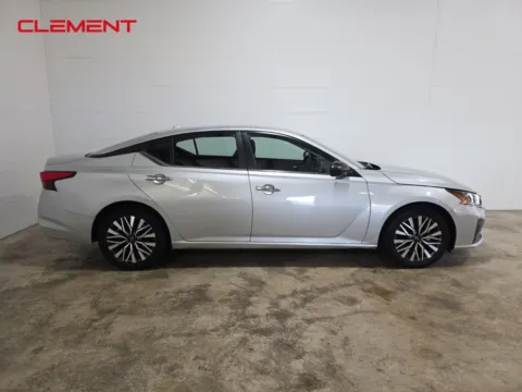 More photos of 2024 Nissan Altima 2.5 SV at Clement Ford, MO