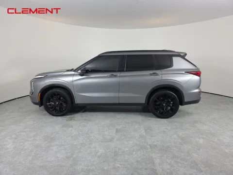 More photos of 2023 Mitsubishi Outlander at Clement Ford, MO