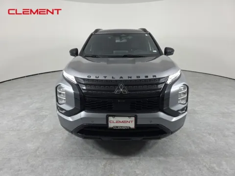 Photos of 2023 Mitsubishi Outlander for sale in Wentzville, MO at Clement Ford