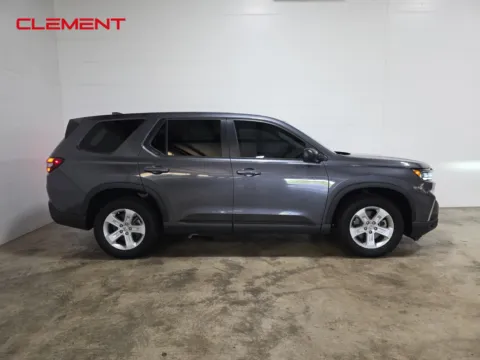 More photos of 2023 Honda Pilot LX at Clement Ford, MO
