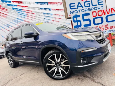 More photos of 2019 HONDA PILOT TOURING W/REAR CAPTAIN'S CHAIR at Eagle Motorsport Used Car Dealer Bad Credit Auto Finance Northwest Indiana, IN
